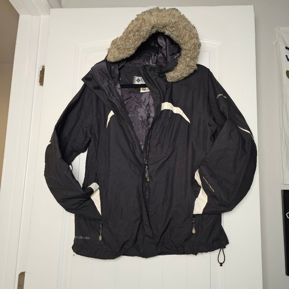 Columbia Jackets & Blazers - Columbia med lightweight black/cream winter jacket